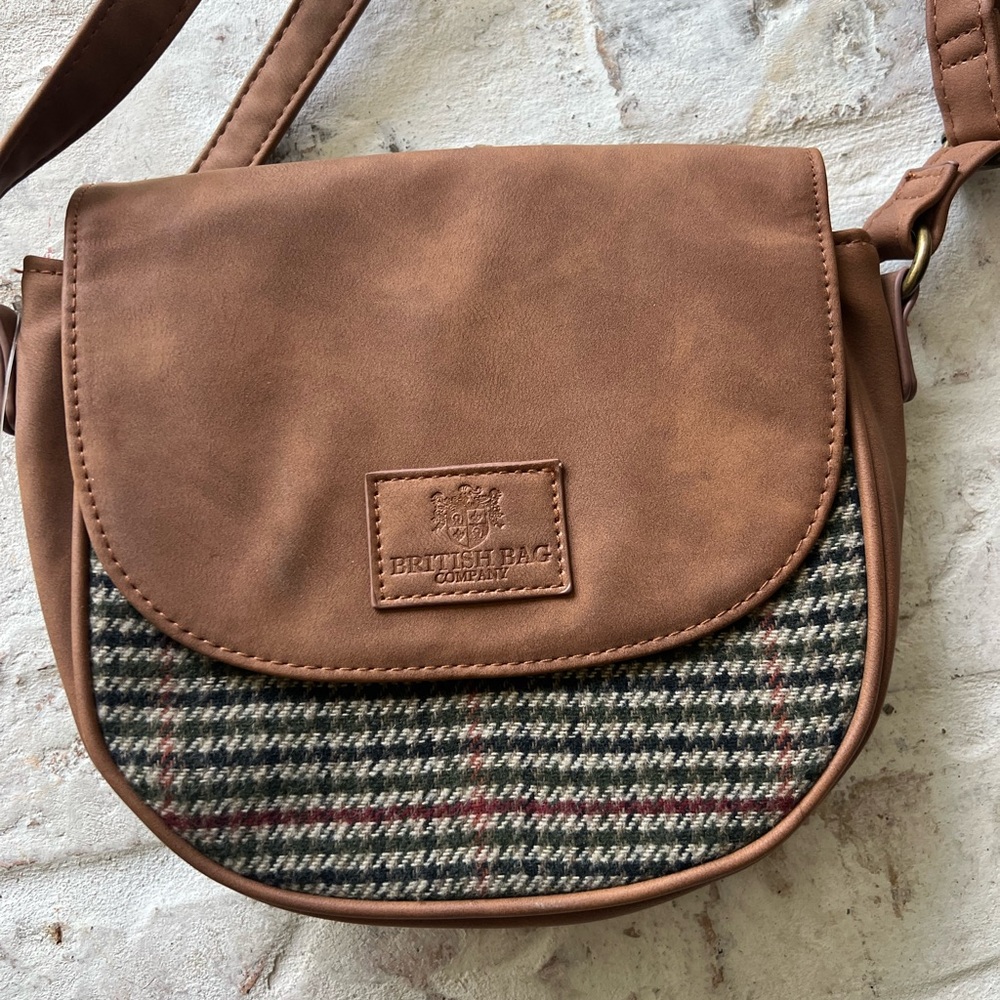 Brown and Tan Crossbody Bag with Houndstooth Pattern and Leather Trim